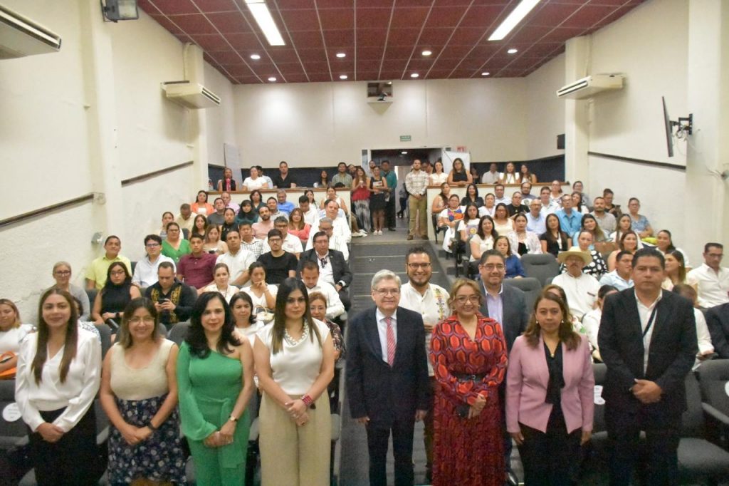 La Fiscalía General del Estado en coordinación con el Órgano Público Local Electoral de Veracruz, llevaron a cabo la conferencia denominada “Delitos Electorales”.